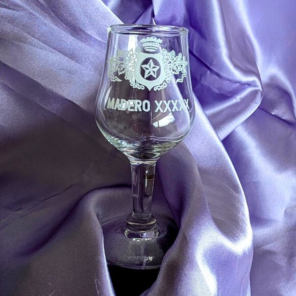 6 - Lot of Madero XXXXX Logo Liqueur/Shot Glasses Clear Stemmed Small Glass 1 oz - Picture 4 of 8